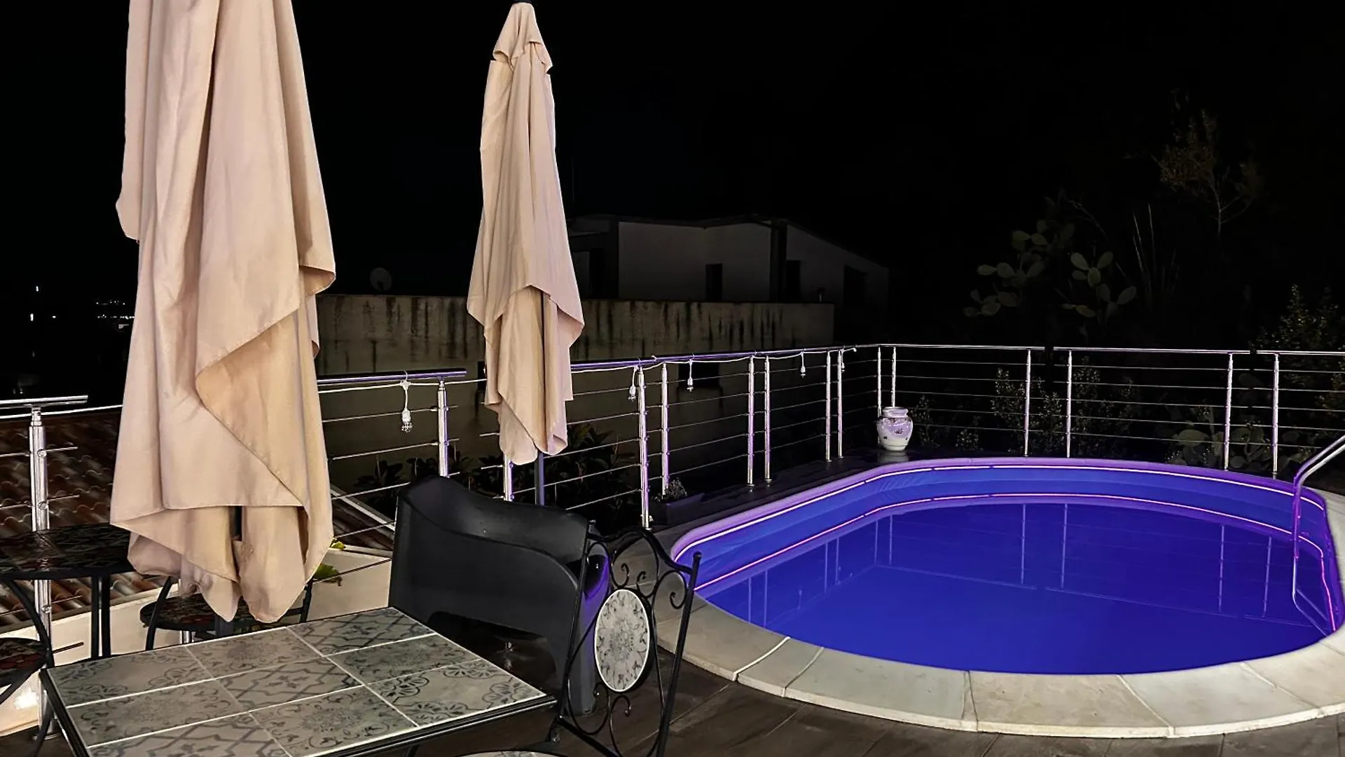 ברולו Suite Spa Townhouse Piraino איטליה
